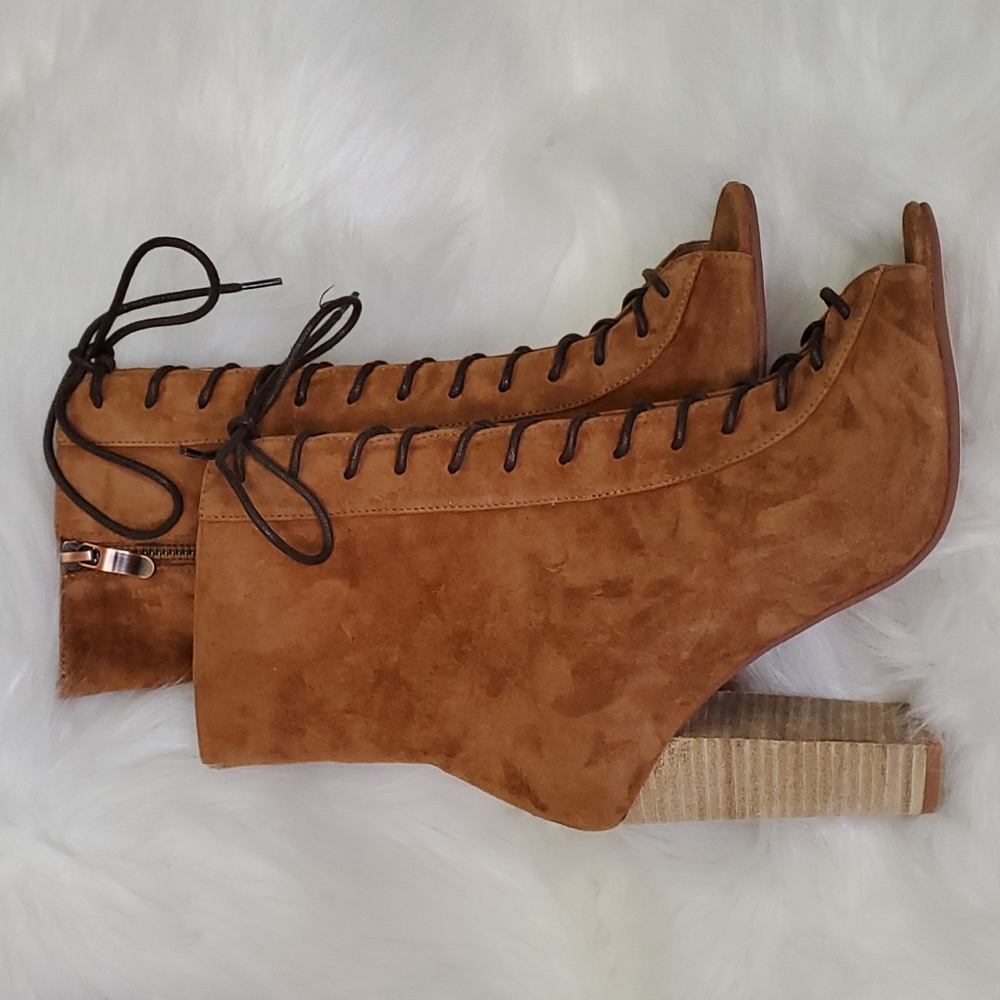 Chinese Laundry Lawless Caramel Kid Suede Lace-Up Booties - Size 8